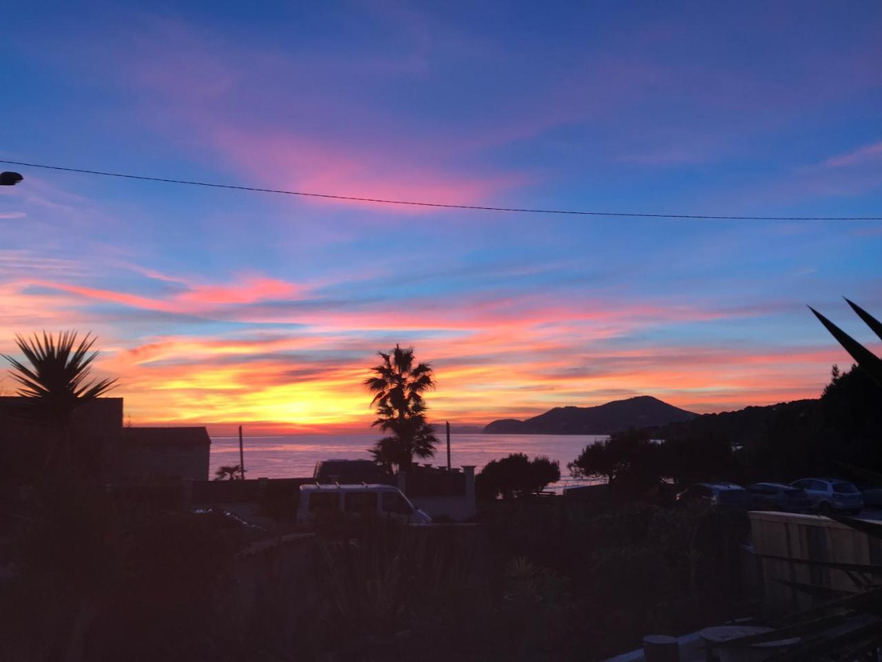 Hotel Almanarre Plage - Hotel Eco-Responsable Face A La Mer Hyeres Exterior photo